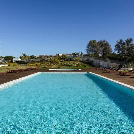 Apartment The Concierge - Amazing Pool & Sunshine