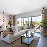 The Concierge - Amazing Pool & Sunshine Appartement
