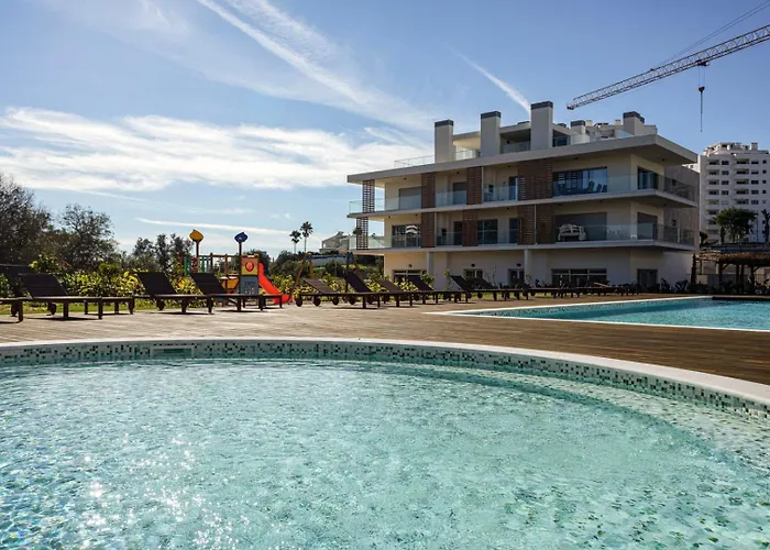 The Concierge - Amazing Pool & Sunshine