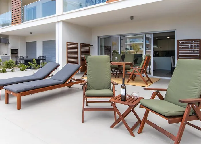 The Concierge - Amazing Pool & Sunshine Apartman *
