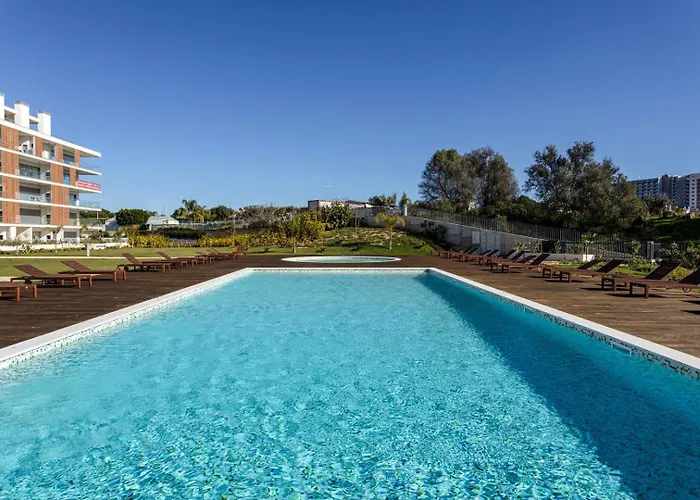 Apartman The Concierge - Amazing Pool & Sunshine
